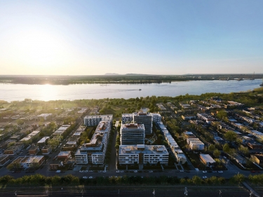 Les Cours Bellerive - New condos in Quebec city region with model units with outdoor parking with indoor parking near the metro near a train station with gym: 1 bedroom